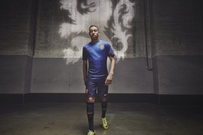 2026世界杯最新赛程信息-凯恩第十赛季献上巅峰神迹，FPX球迷集体沸腾，这才是十年坚守的答案！
